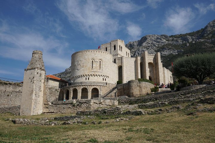 Kruja and Sari Saltik Hiking Tour from Tirana